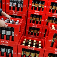"Coca-Cola" slēgs ražotni Lietuvā